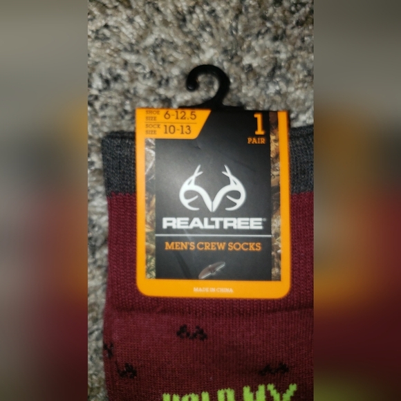Realtree| "Hold My Beer I See A Deer" Crew Socks - Picture 2 of 3